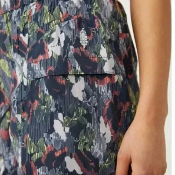 NWT Free People Movement In The Wild Printed Shorts Supernova Combo Size XS - Picture 7 of 8